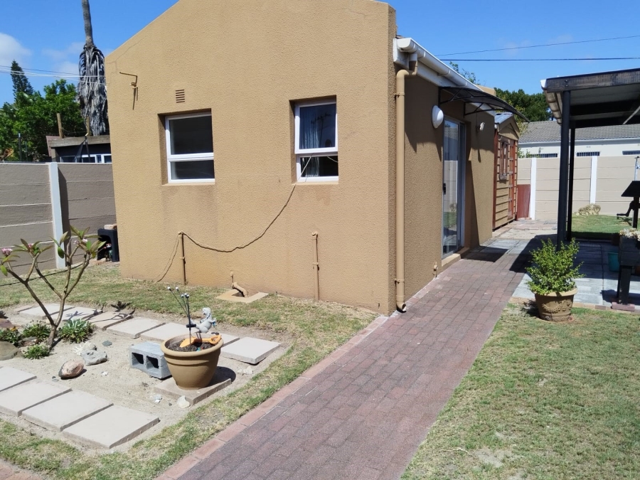 4 Bedroom Property for Sale in Bothasig Western Cape